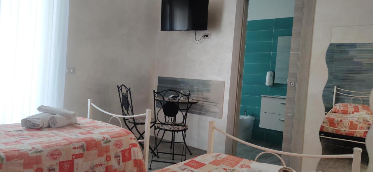 B & B Le Gemelline Salerno Exterior photo